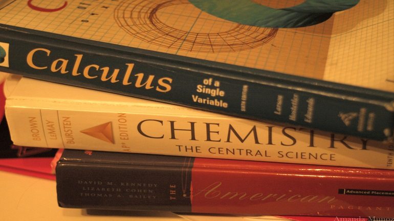 How to Save Money on College Textbooks without Sacrificing Your Education